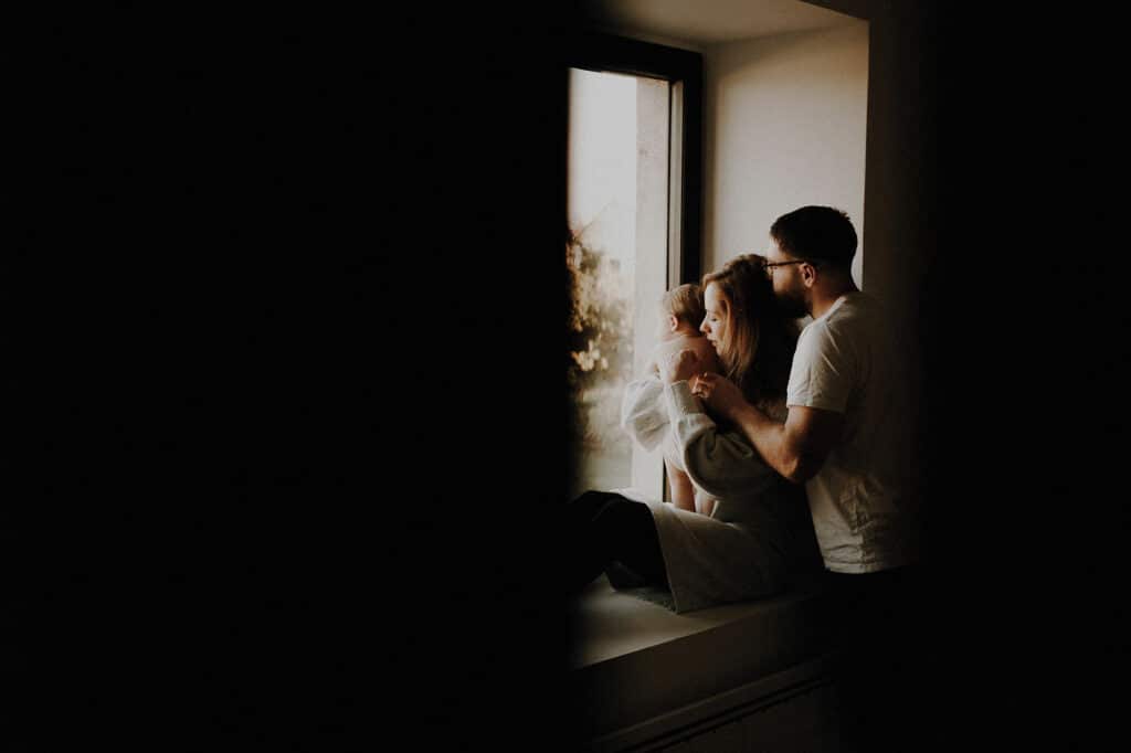 Une séance famille, naturelle et toute en simplicité comme tout avec Eux dans ce soleil inattendu, pour raconter leur vie avec petit Sacha.